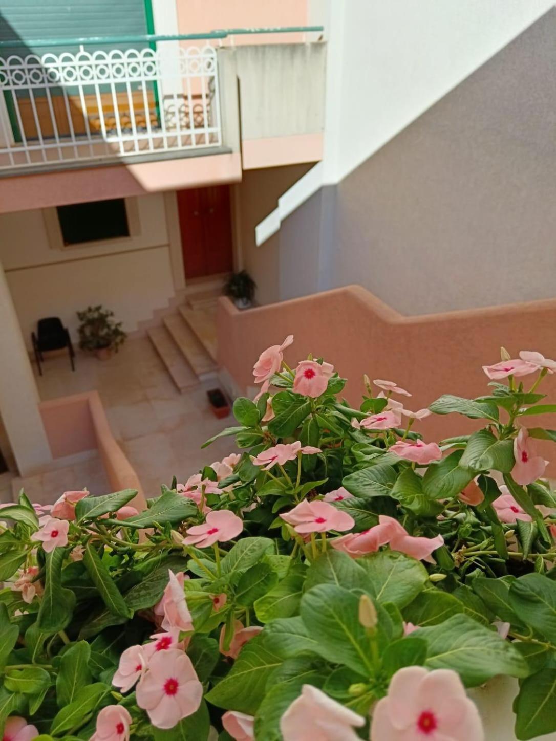 Marval Apartment Monopoli Luaran gambar
